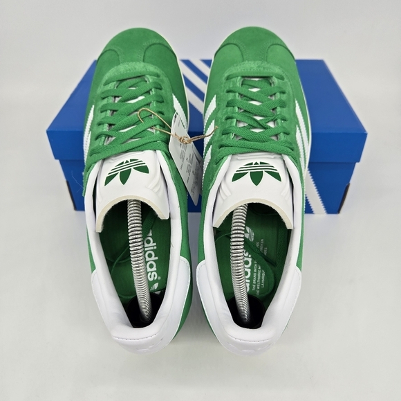 Athletic_Shoes
